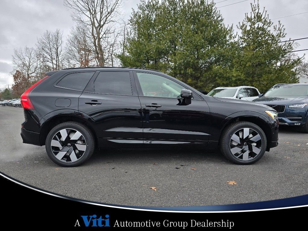 Used 2025 Volvo XC60 T8 Plus w/ Protection Package Premier image 9