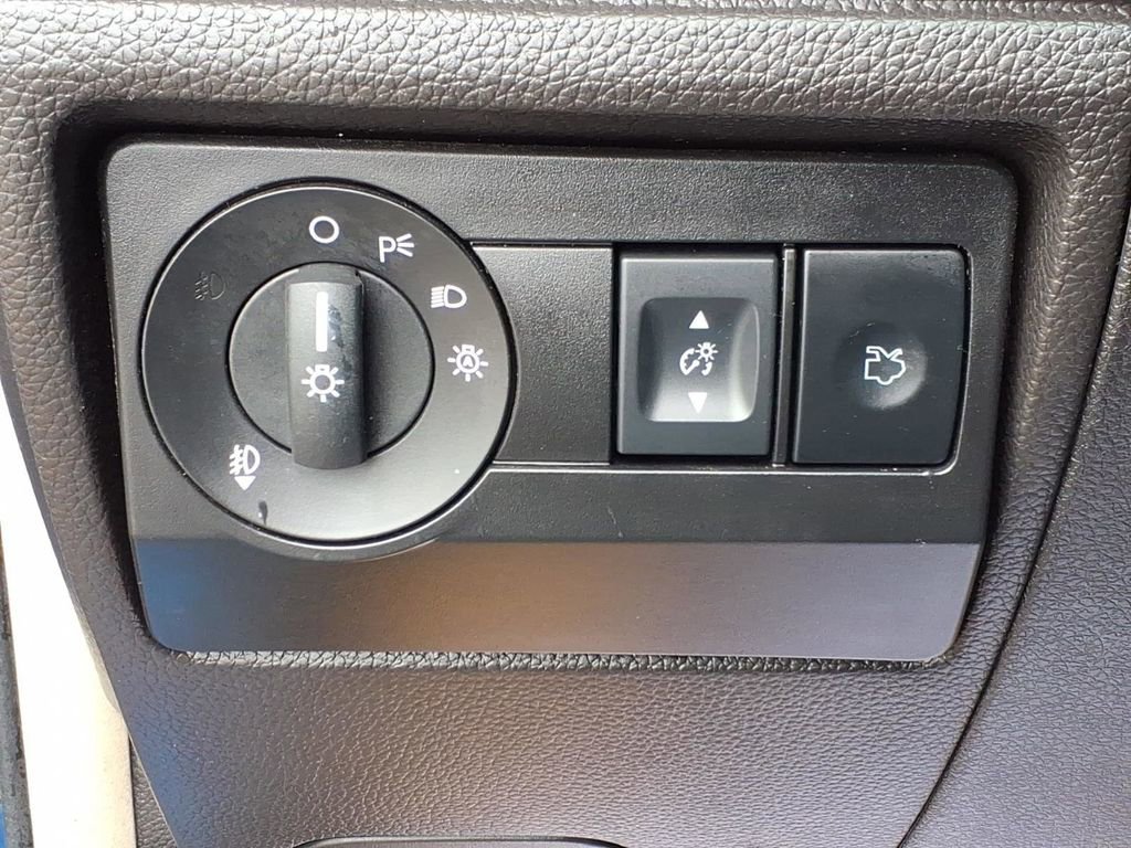 Used 2011 Ford Fusion SE w/ 202A Rapid Spec Order Code FWD image 14