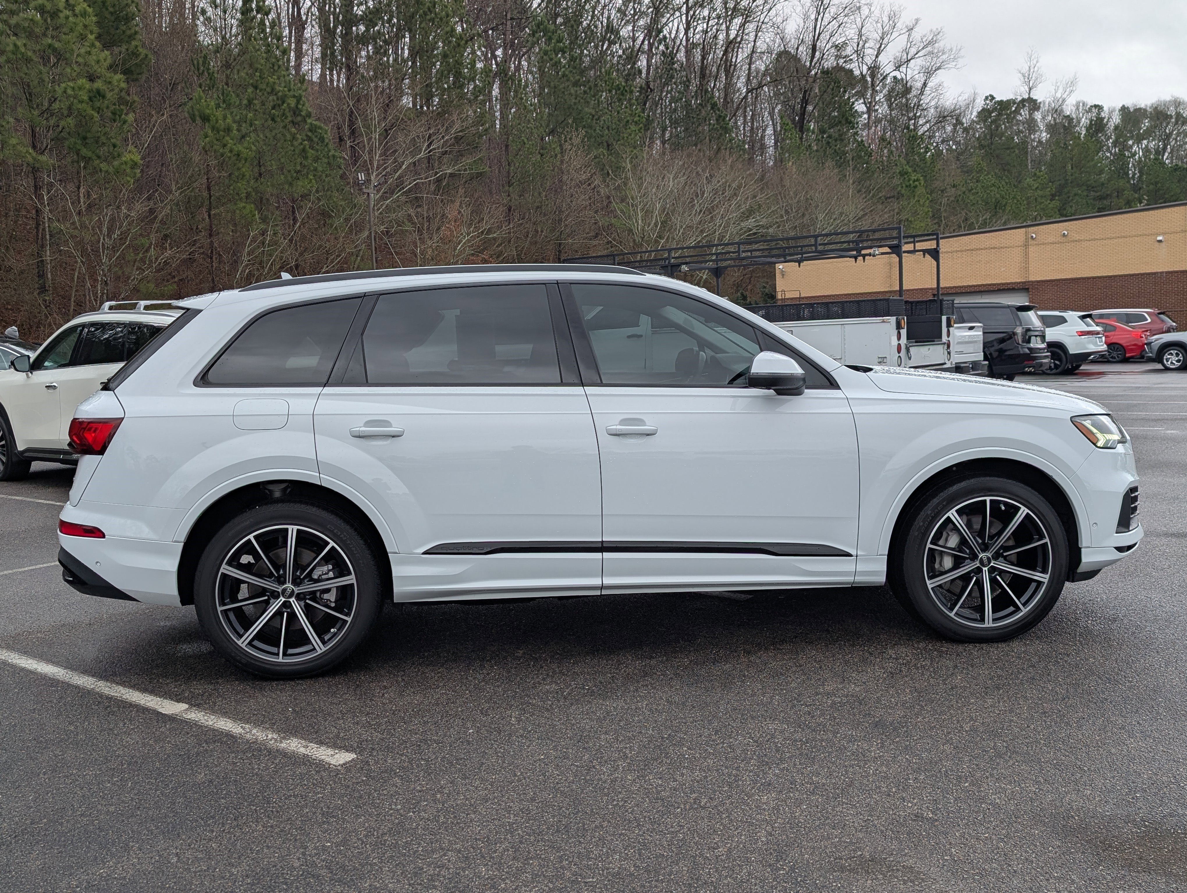 Used 2023 Audi Q7 3.0T Premium Plus w/ Premium Plus Package AWD/4WD image 10