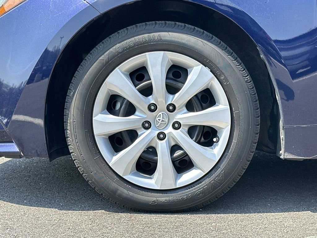 Used 2020 Toyota Corolla LE image 16
