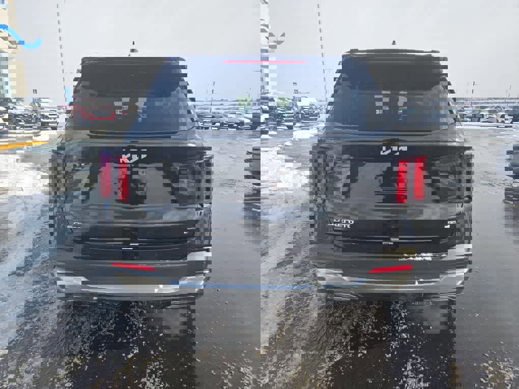 Used 2024 Kia Sorento S image 3