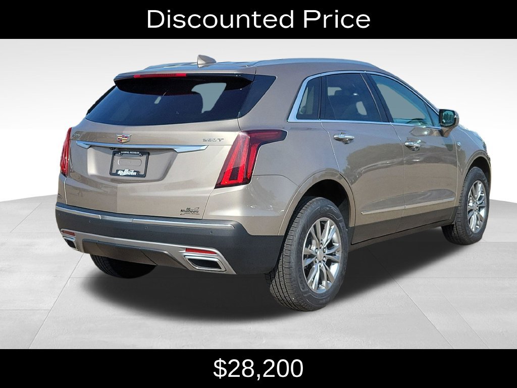 Used 2022 Cadillac XT5 Premium Luxury w/ LPO, Floor Liner Package FWD image 3