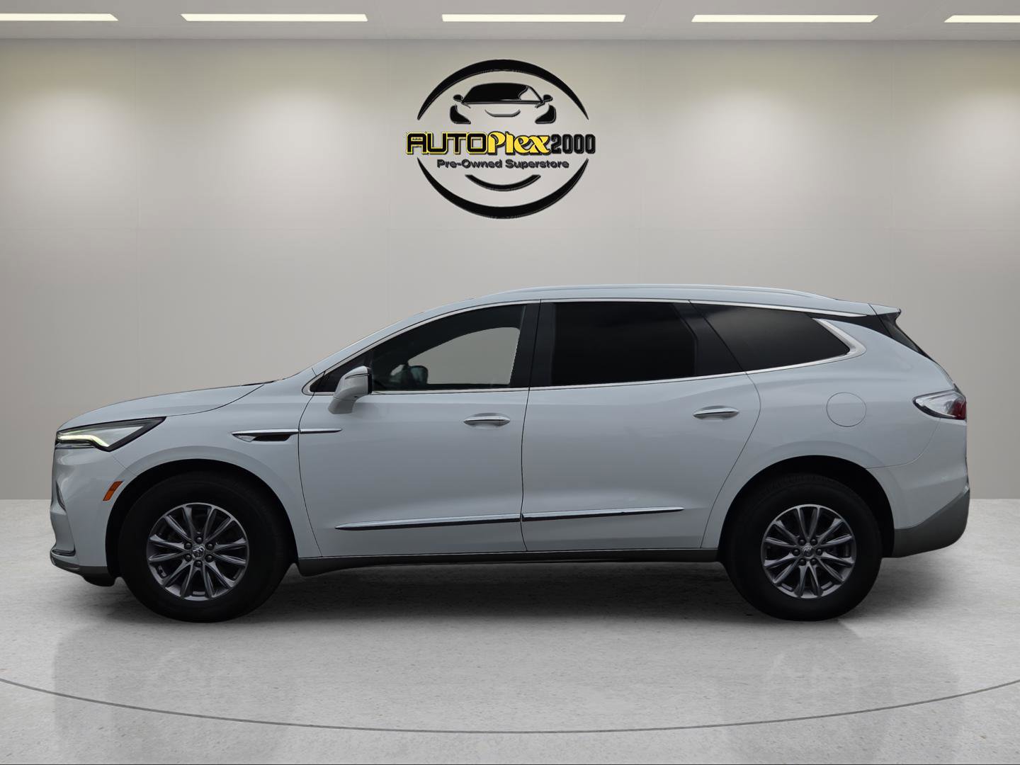 Used 2024 Buick Enclave Premium image 4