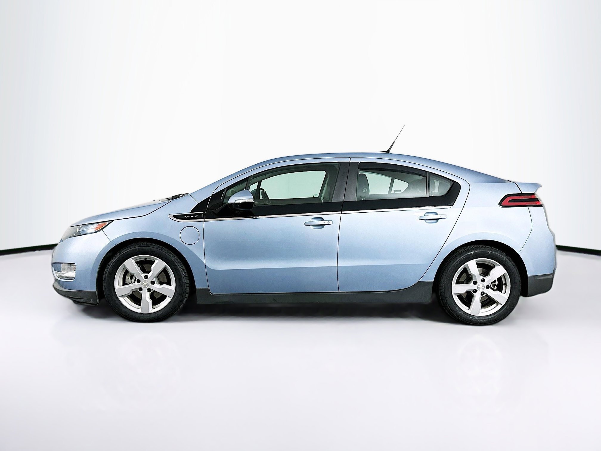 Used 2014 Chevrolet Volt FWD image 4