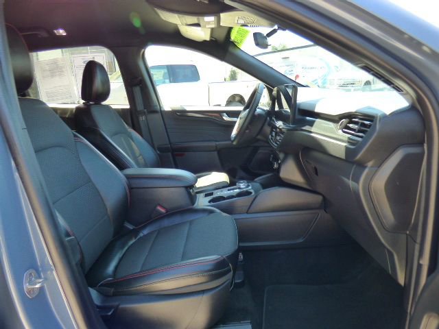 Used 2024 Ford Escape ST-Line w/ Tech Pack #1 FWD image 16