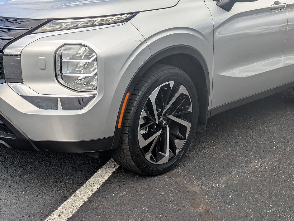 Used 2022 Mitsubishi Outlander ES image 9