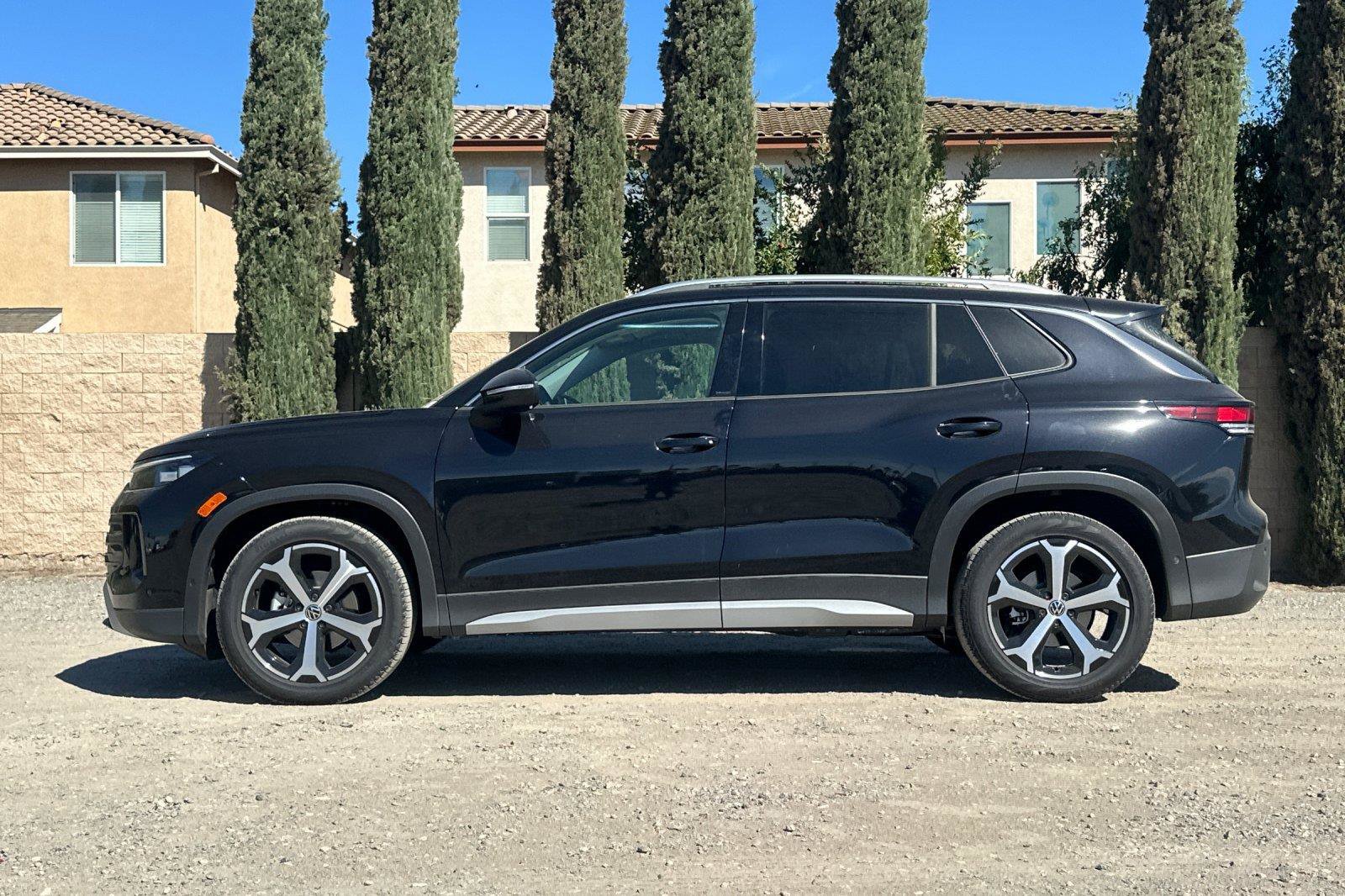 New 2026 Volkswagen Tiguan SE FWD image 7