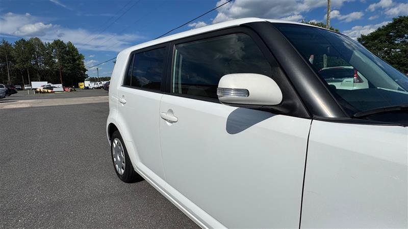 Used 2008 Scion xB FWD image 23