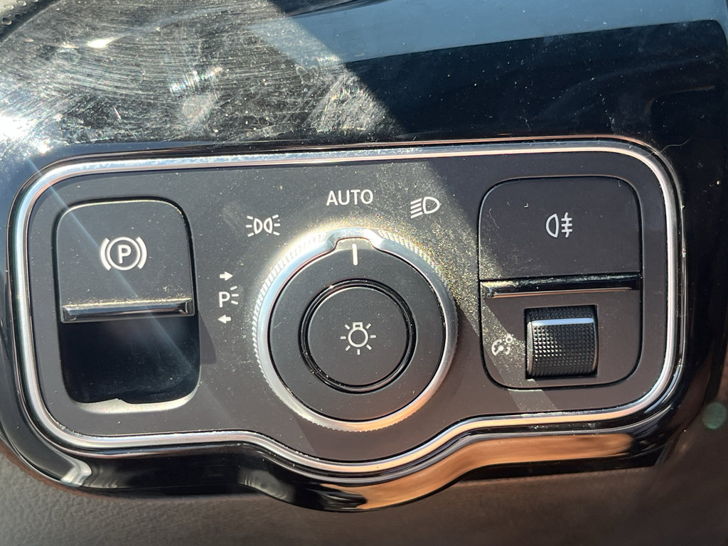 Used 2021 Mercedes-Benz CLA 250 4MATIC image 13