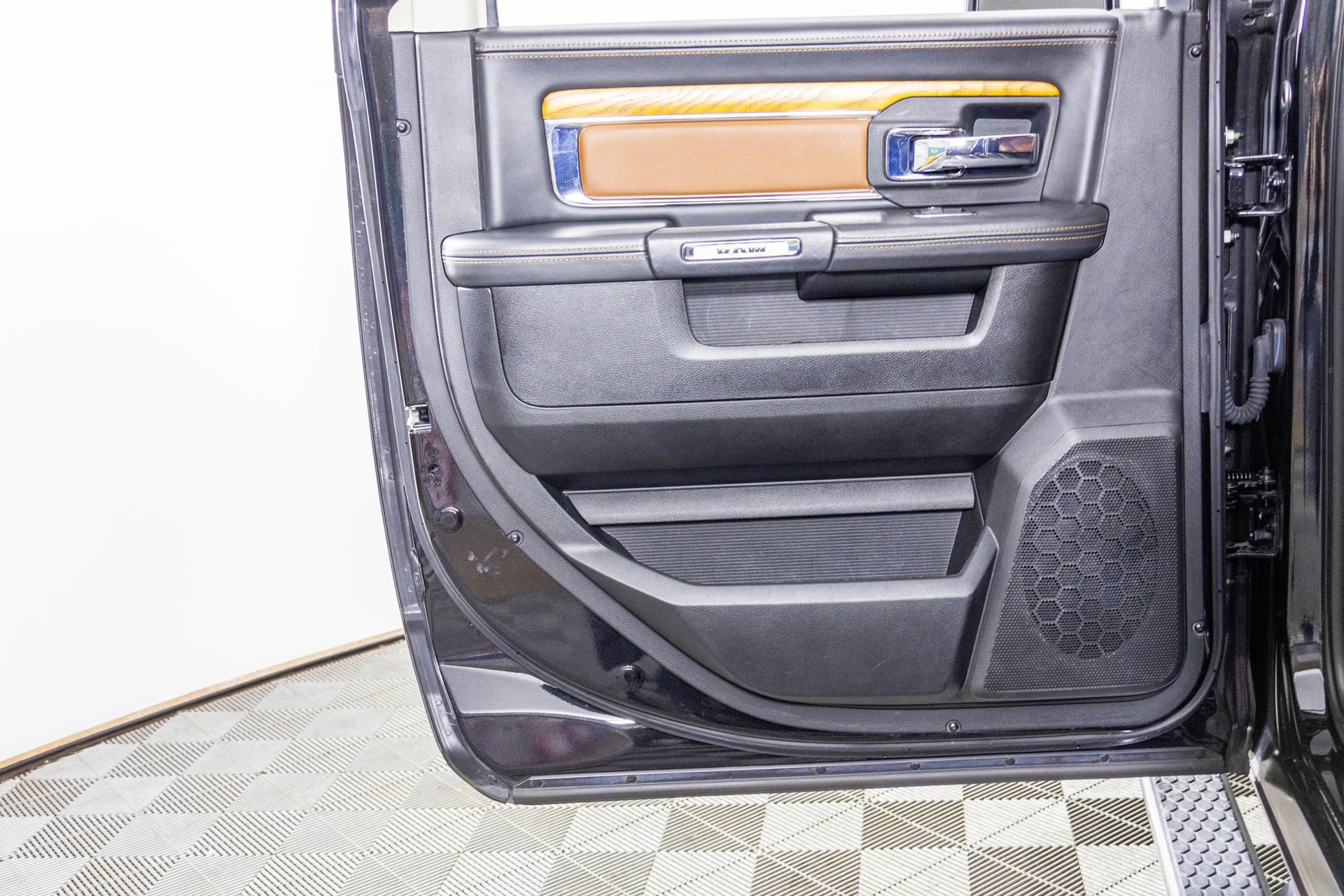 Used 2018 RAM 2500 Longhorn w/ Convenience Group image 37