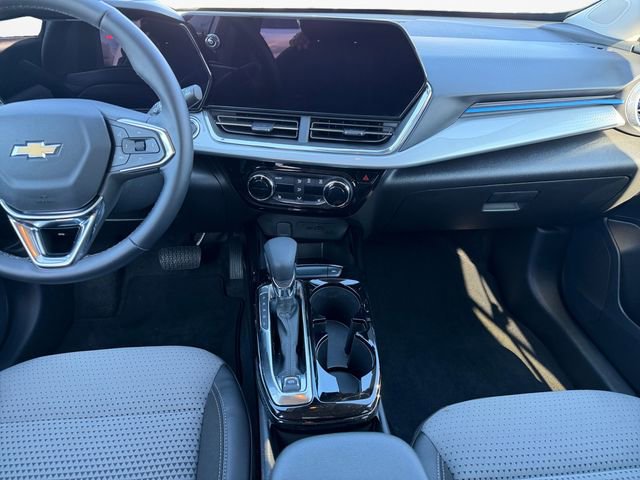 Used 2025 Chevrolet Trax LT w/ LT Convenience Package image 11