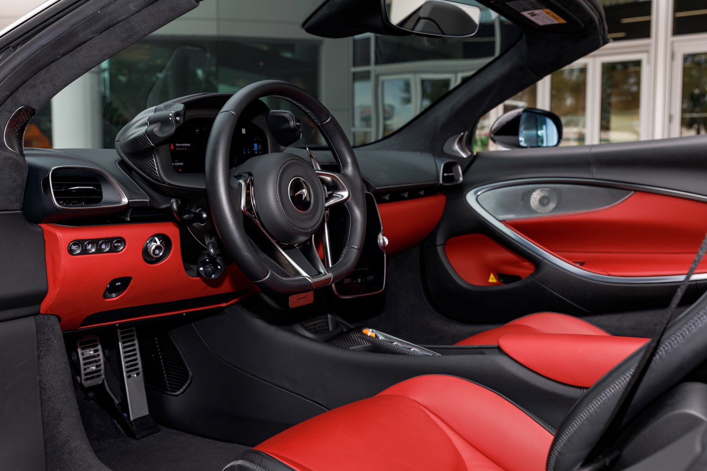 Used 2025 McLaren Artura Spider image 36