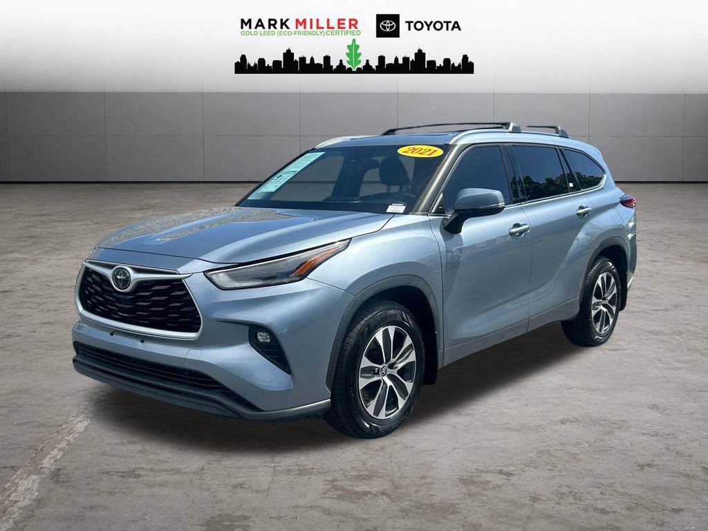 Used 2021 Toyota Highlander XLE FWD 360° Tour