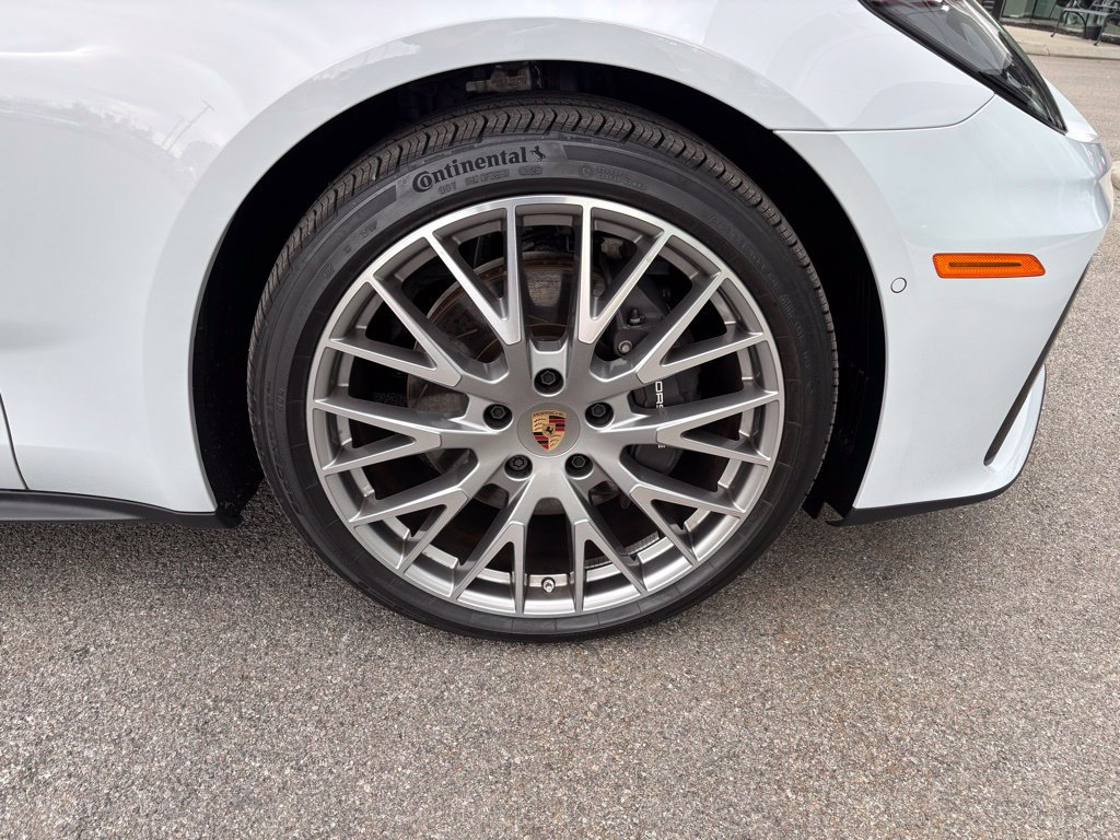 Certified 2025 Porsche Panamera 4 AWD/4WD image 38