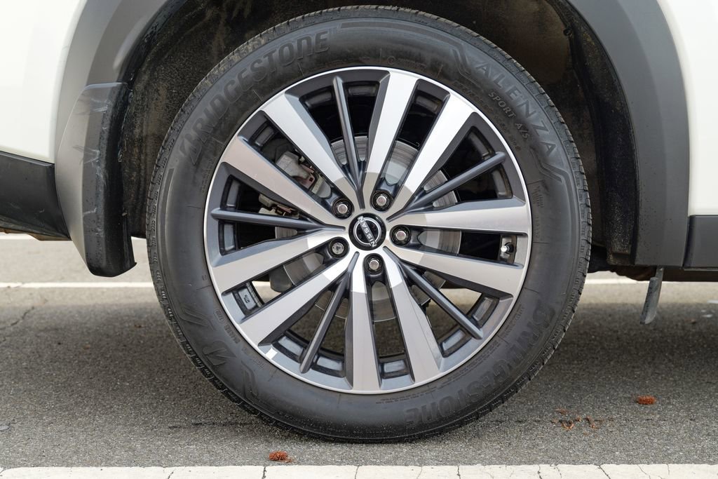 Used 2022 Nissan Pathfinder Platinum w/ Cargo Package image 13