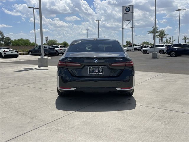 New 2026 BMW i5 eDrive40 w/ Premium Package image 7