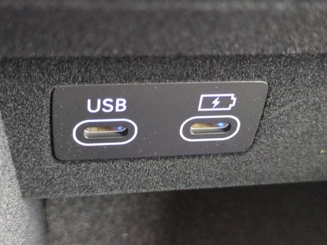 Certified 2026 Genesis GV70 2.5T Select AWD/4WD image 19