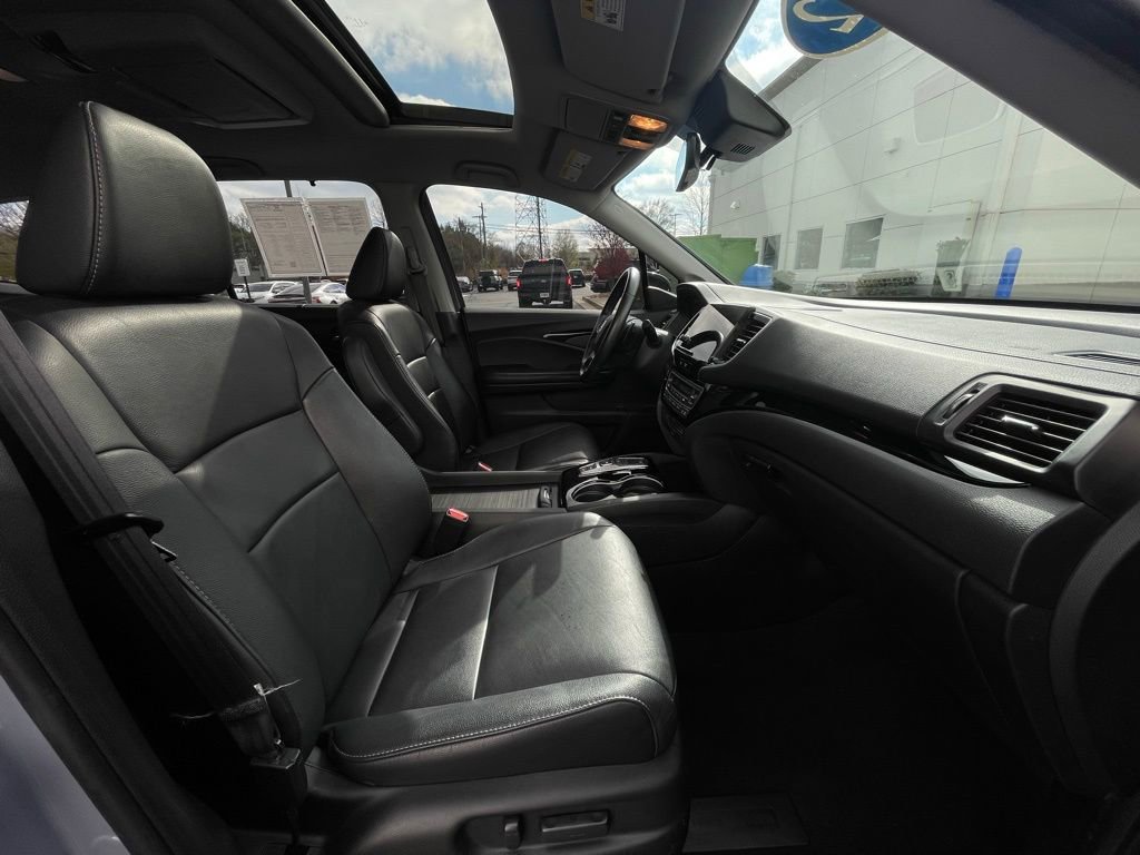 Certified 2022 Honda Pilot Touring image 32
