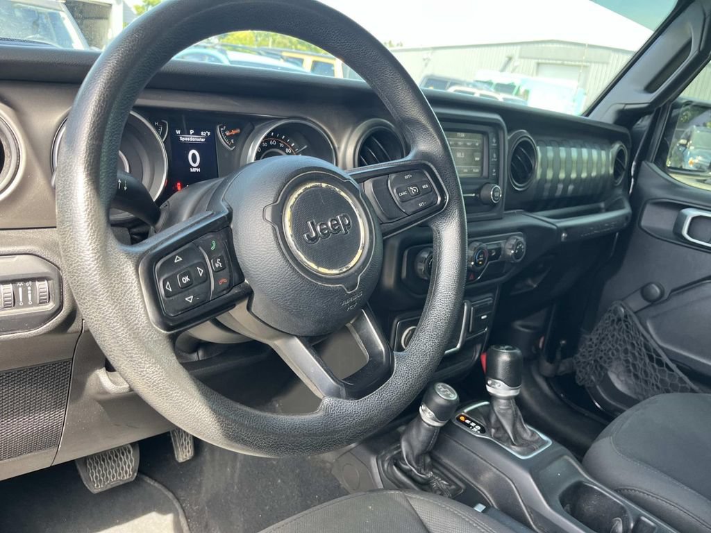 Used 2018 Jeep Wrangler Sport AWD/4WD image 13