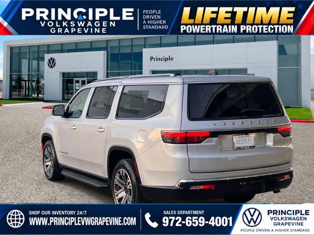 Used 2024 Jeep Wagoneer L Series II w/ Flexible Seating Group AWD/4WD image 5