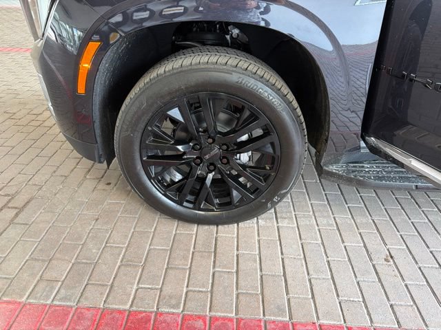 New 2026 GMC Yukon XL Elevation w/ LPO, Elevation Black Package AWD/4WD image 12