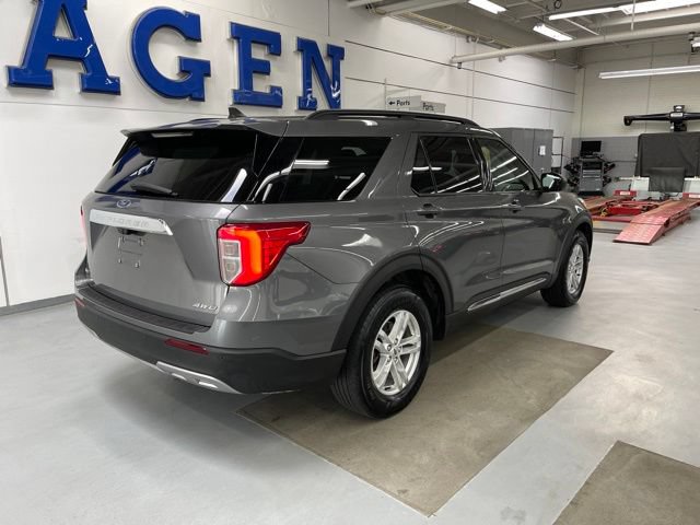 Used 2021 Ford Explorer XLT w/ Equipment Group 202A AWD/4WD image 4