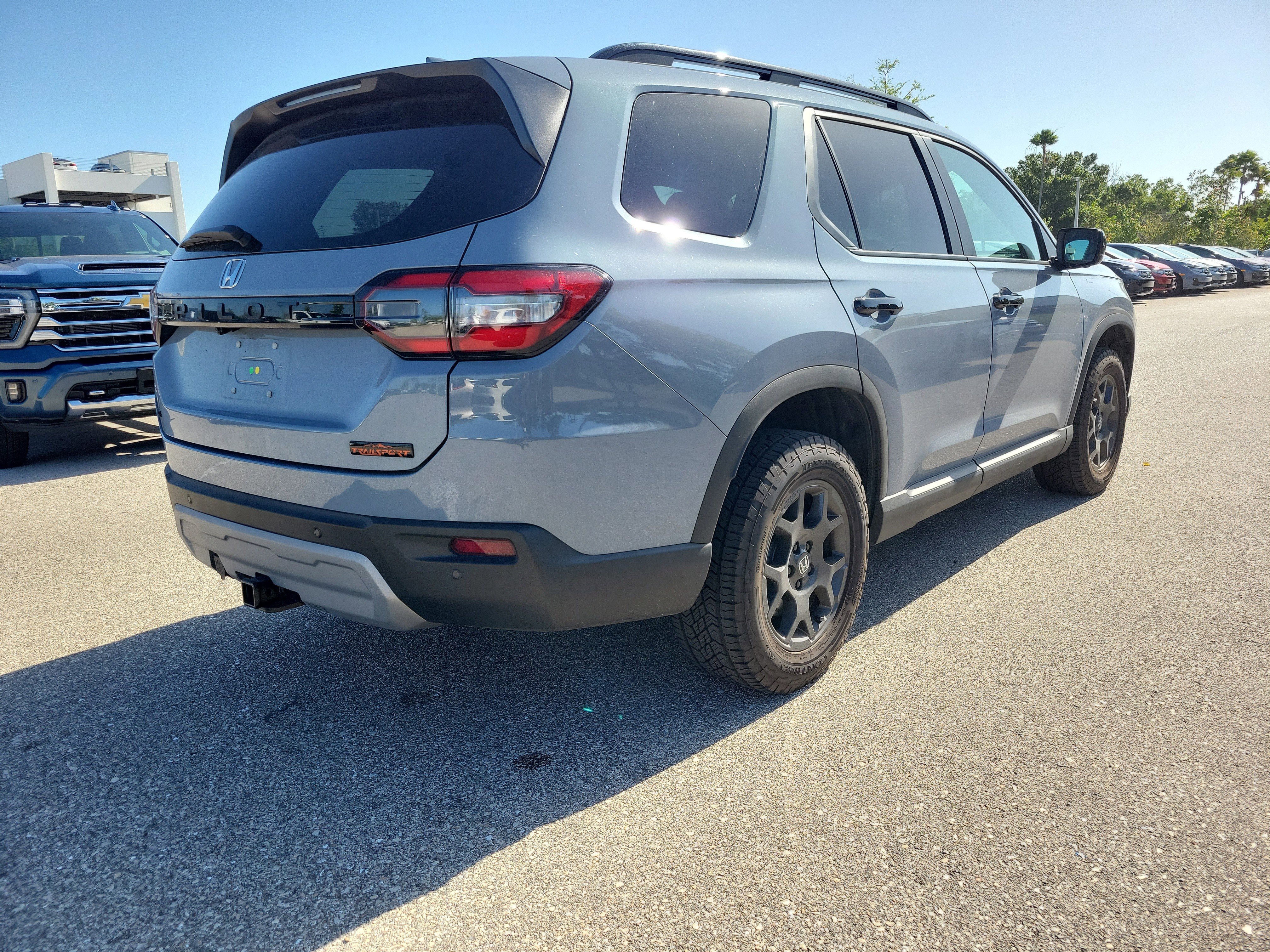 Used 2024 Honda Pilot TrailSport image 6