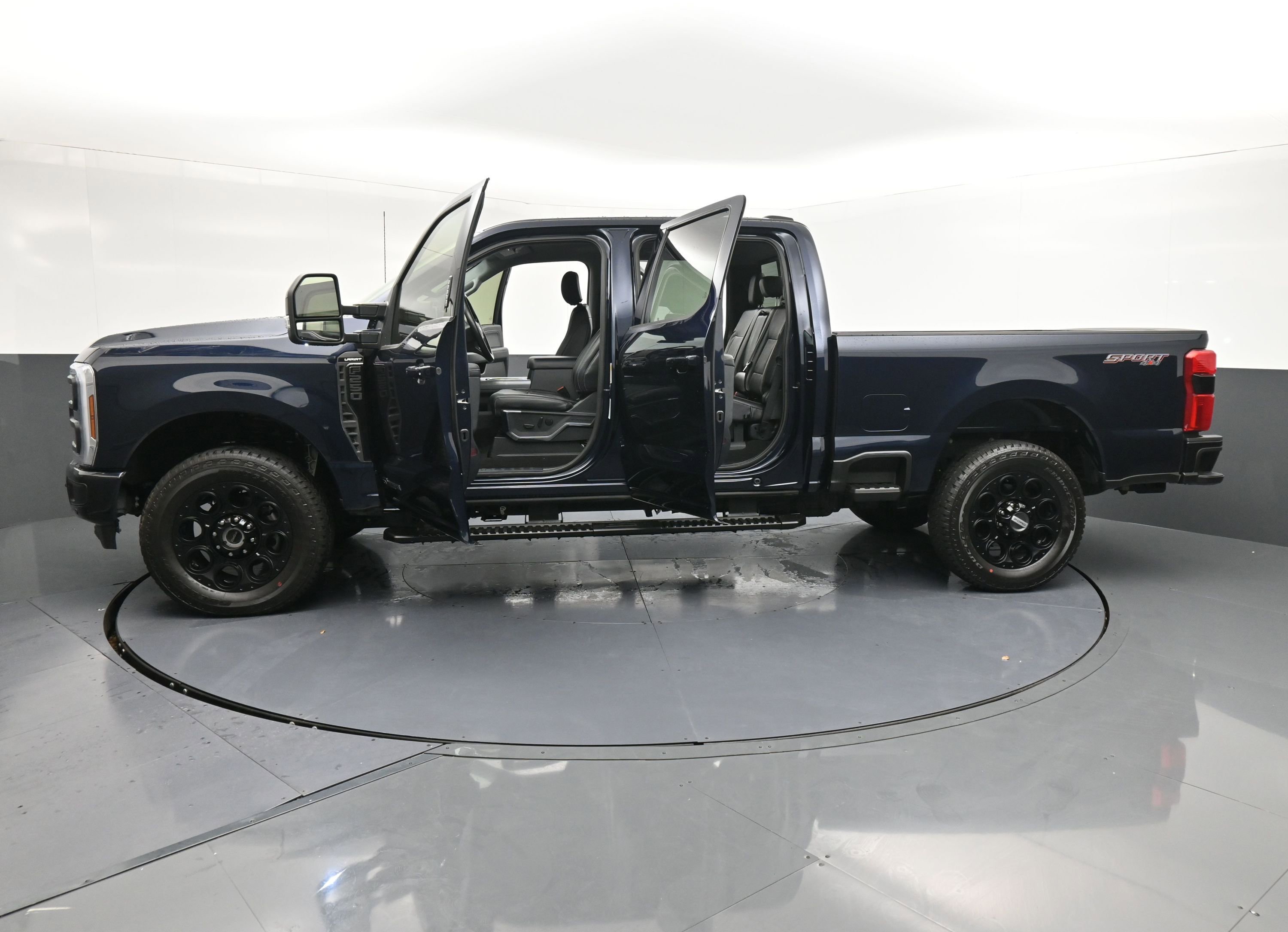 Used 2024 Ford F250 Lariat w/ Lariat Ultimate Package AWD/4WD image 45
