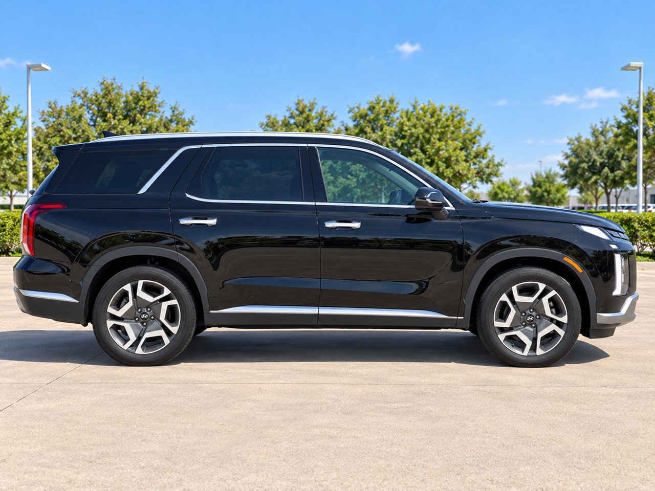 Used 2025 Hyundai Palisade SEL FWD image 5