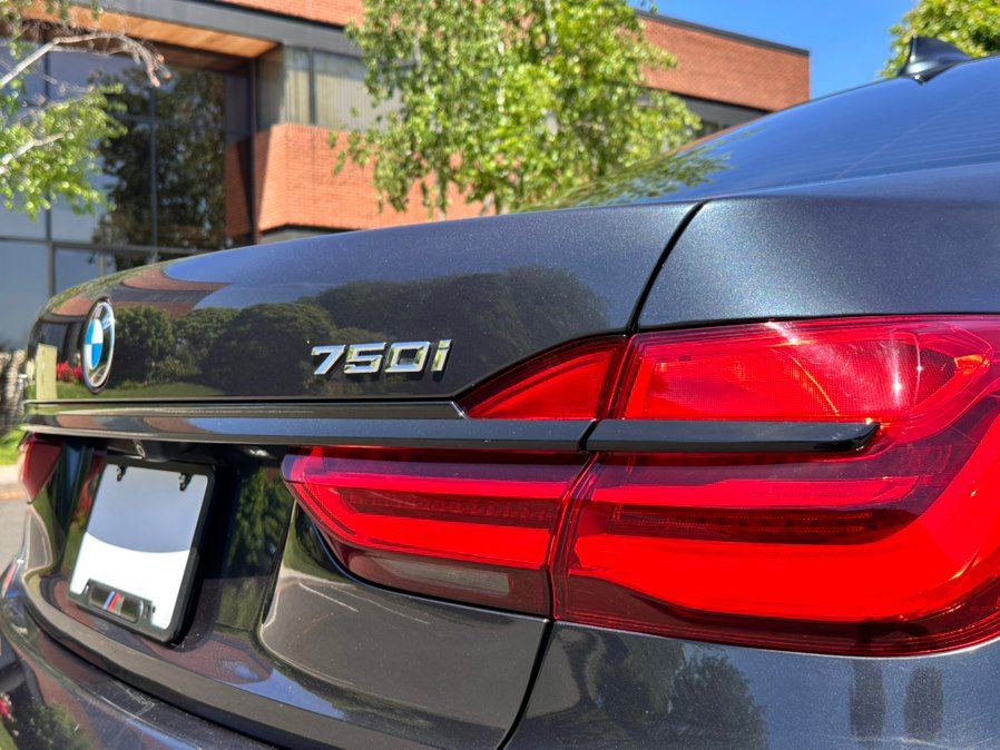 Used 2016 BMW 750i xDrive AWD/4WD image 40