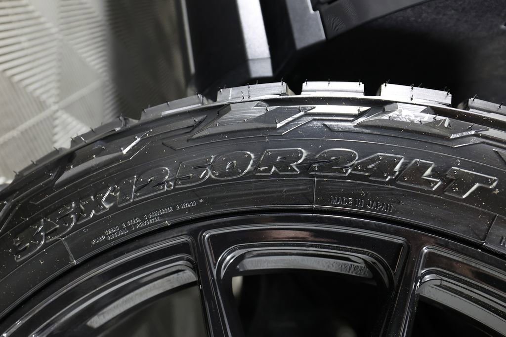 Used 2026 GMC Yukon AT4 Ultimate w/ LPO, Floor Liner Package image 59