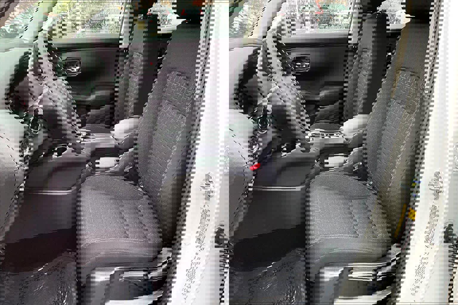 Used 2025 Honda HR-V LX image 7