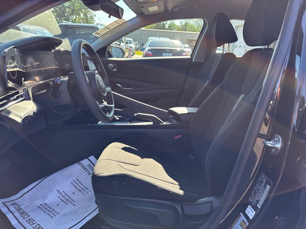 Certified 2024 Hyundai Elantra SEL FWD image 12