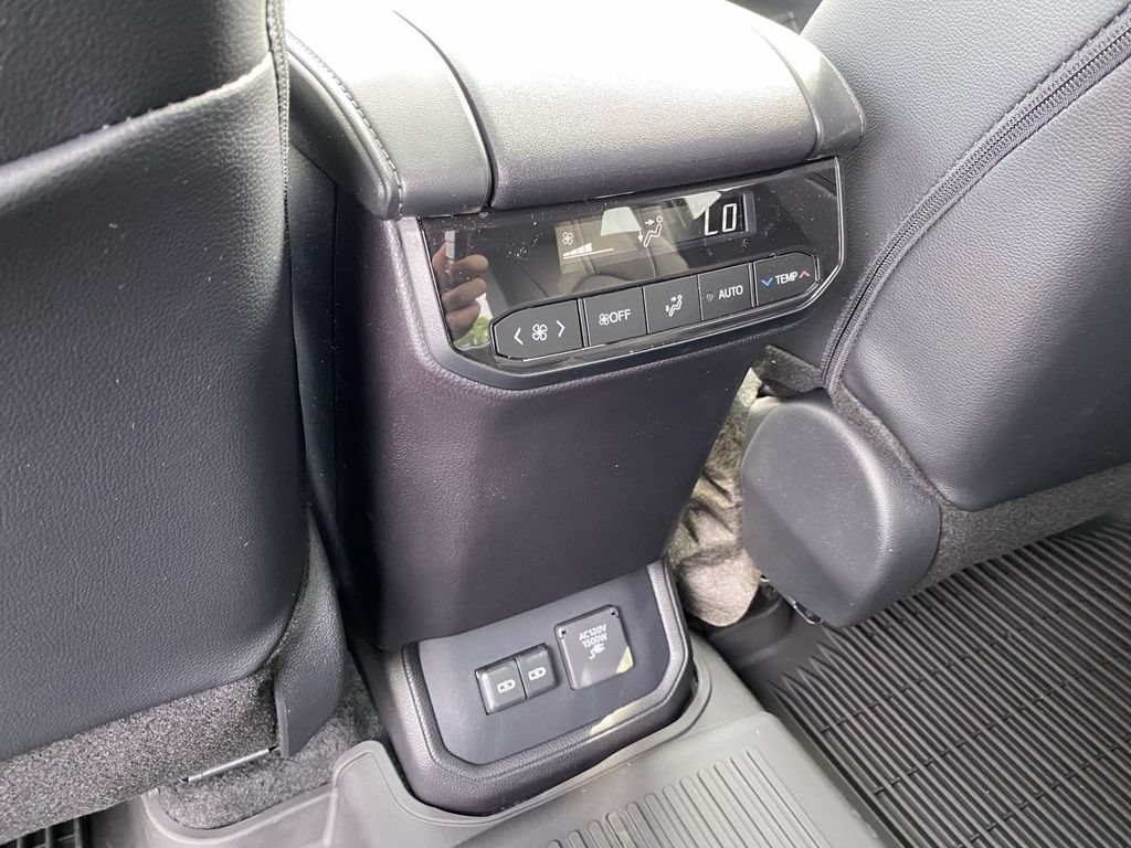 New 2026 Toyota Highlander Limited AWD/4WD image 9