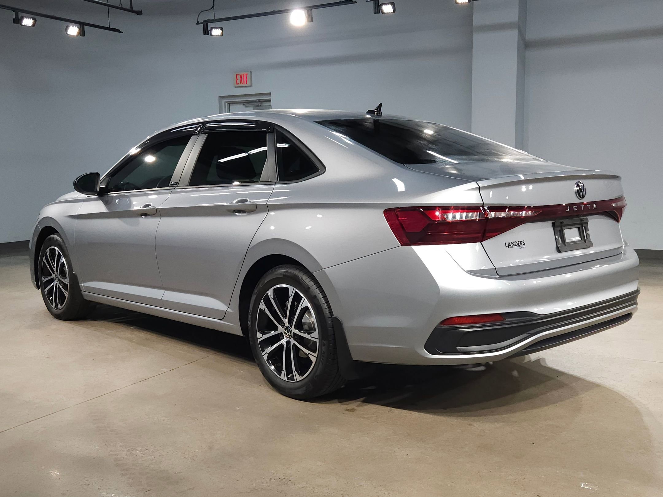 Used 2025 Volkswagen Jetta Sport image 5