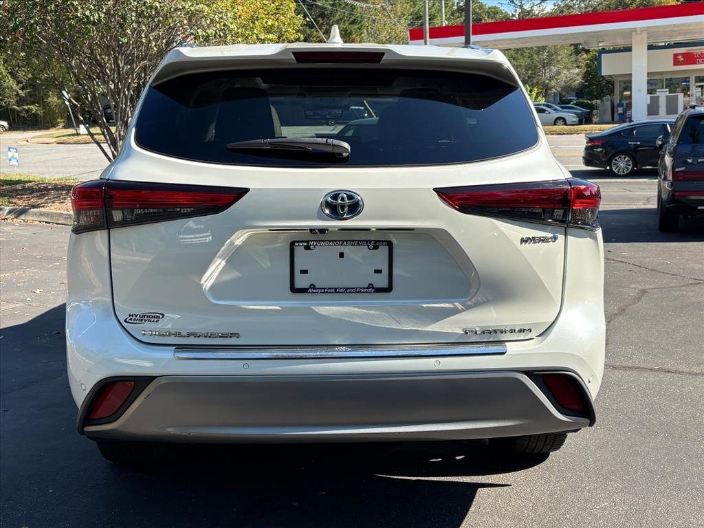 Used 2020 Toyota Highlander Platinum AWD/4WD image 4