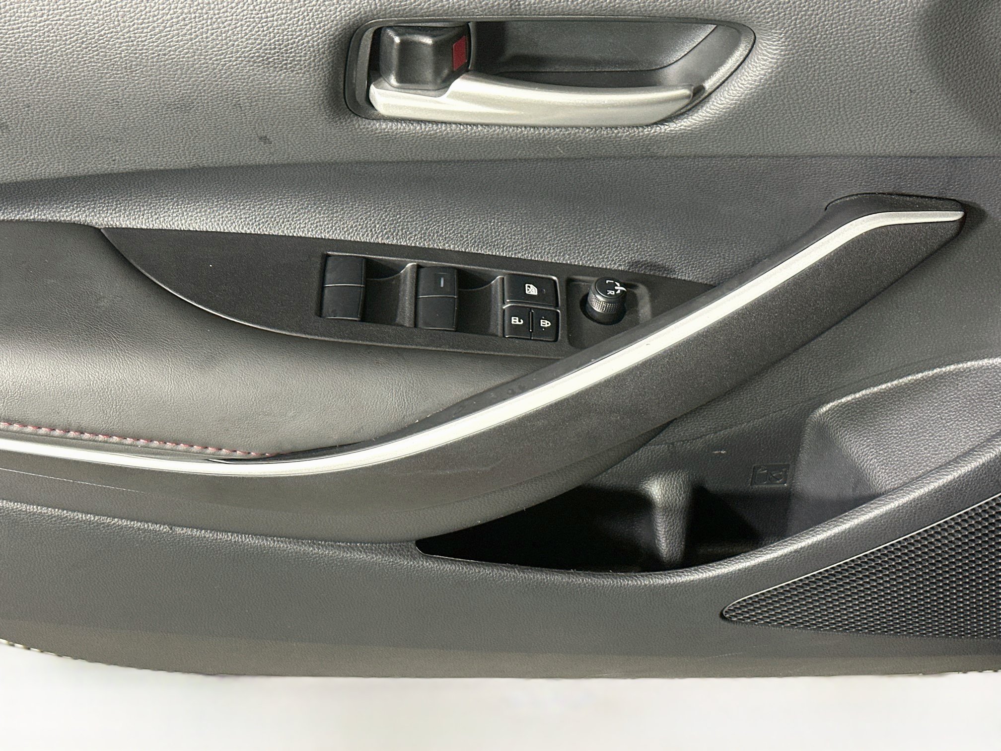 Certified 2025 Toyota Corolla SE FWD image 14