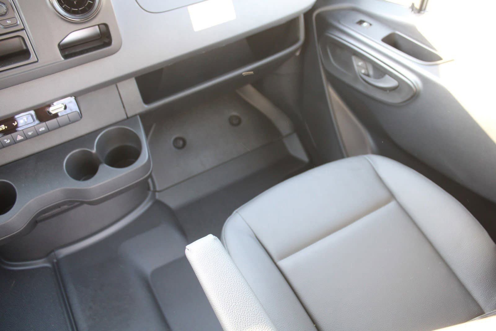 Used 2025 Mercedes-Benz Sprinter 2500 image 8