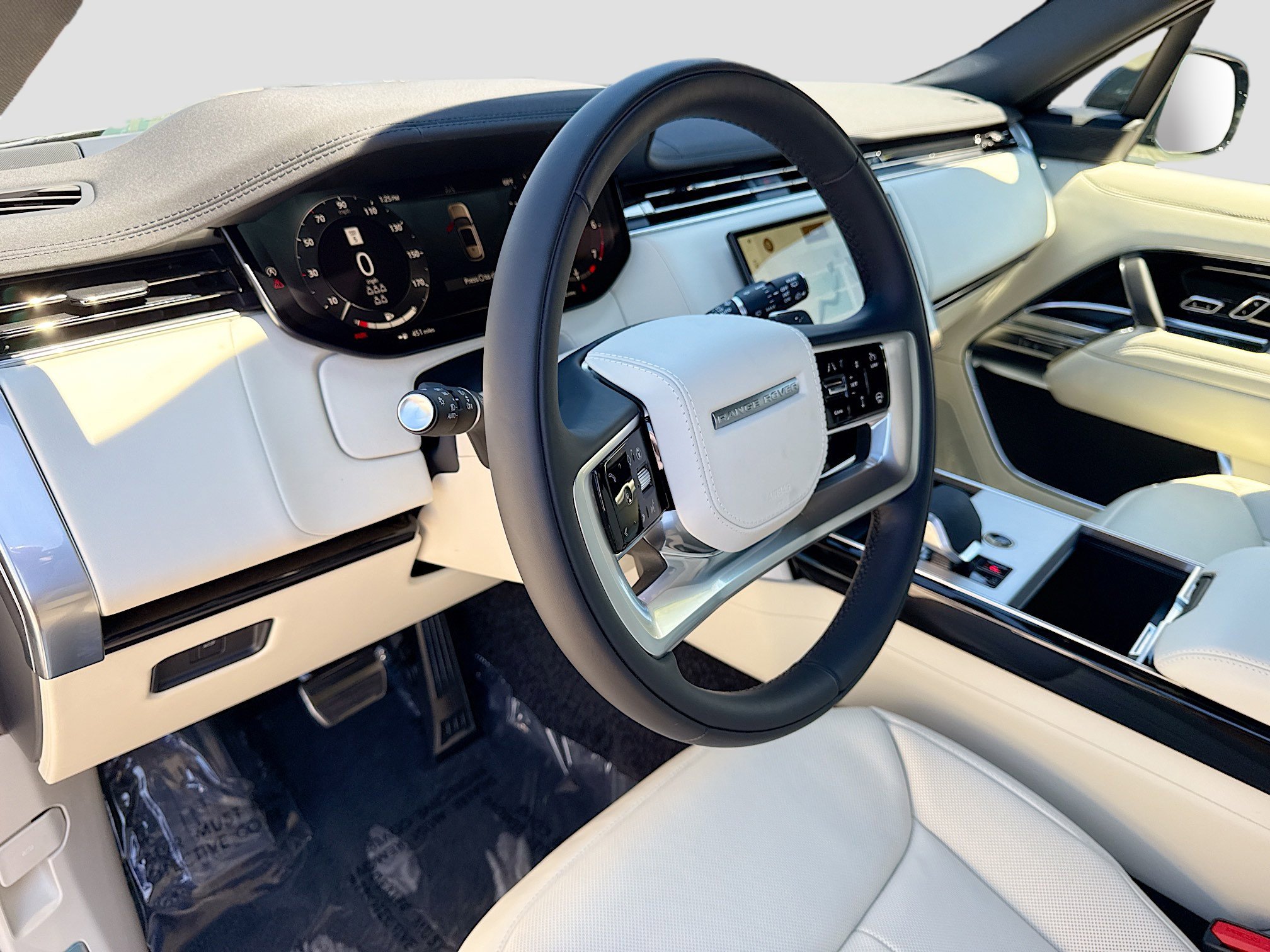 New 2026 Land Rover Range Rover Long Wheelbase SE AWD/4WD image 26