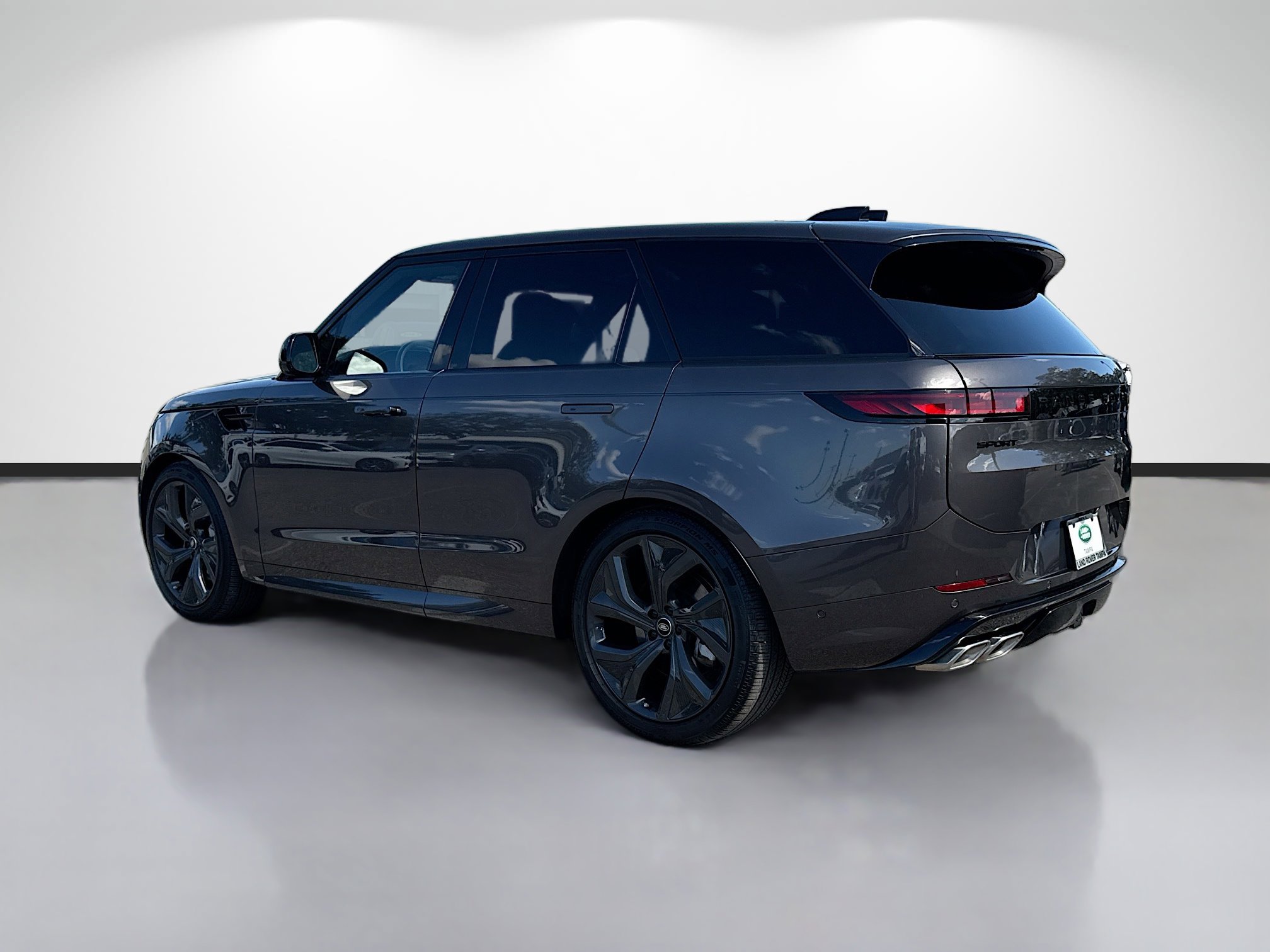 Used 2025 Land Rover Range Rover Sport Dynamic SE image 3