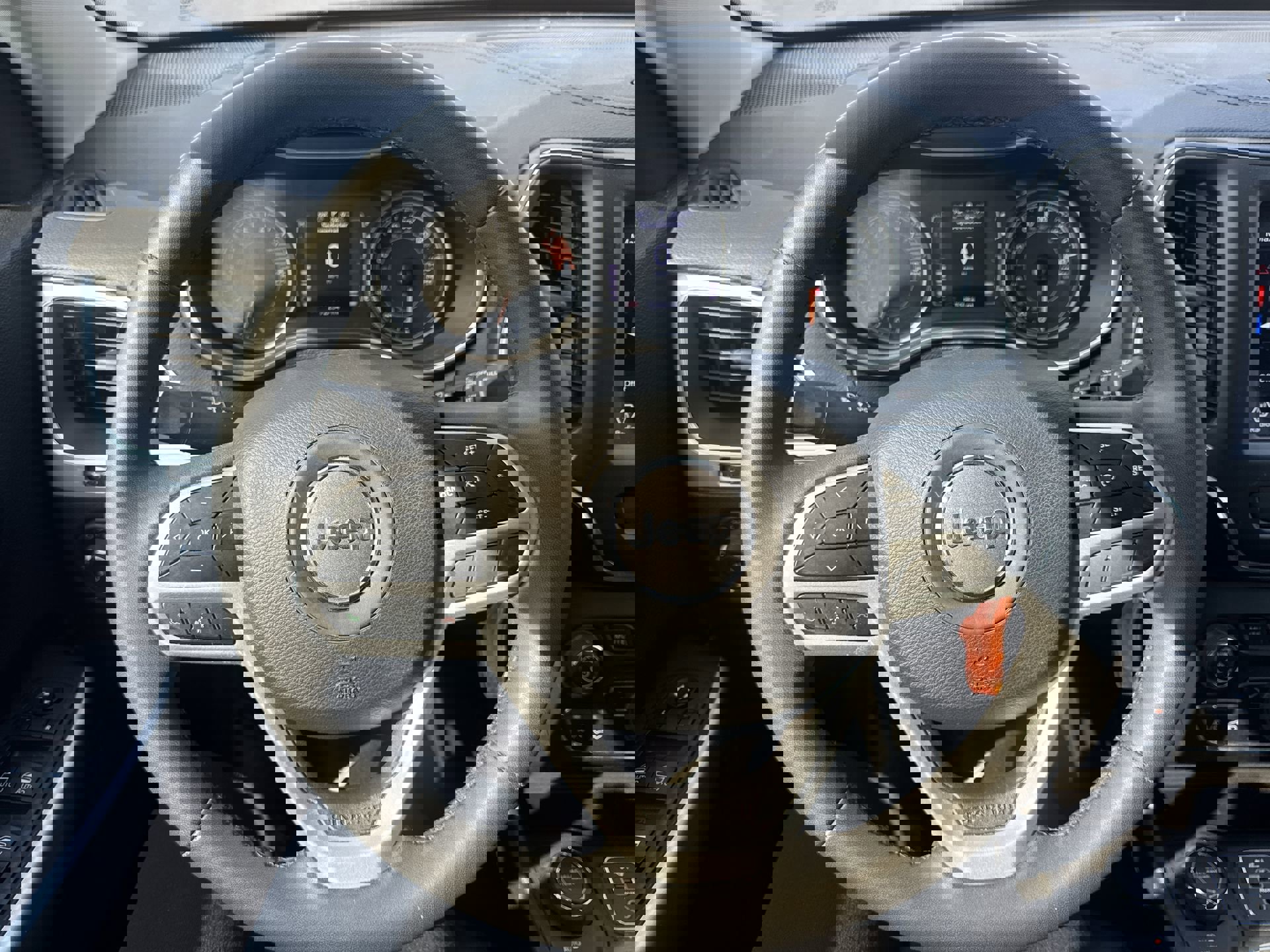 Used 2022 Jeep Cherokee Latitude image 13