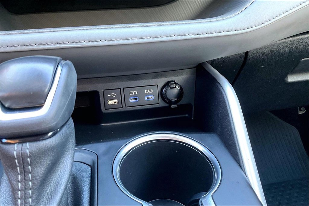 Certified 2022 Toyota Highlander XLE image 16