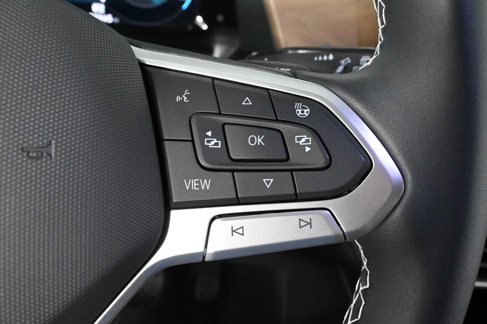 Certified 2024 Volkswagen Atlas SE FWD image 21