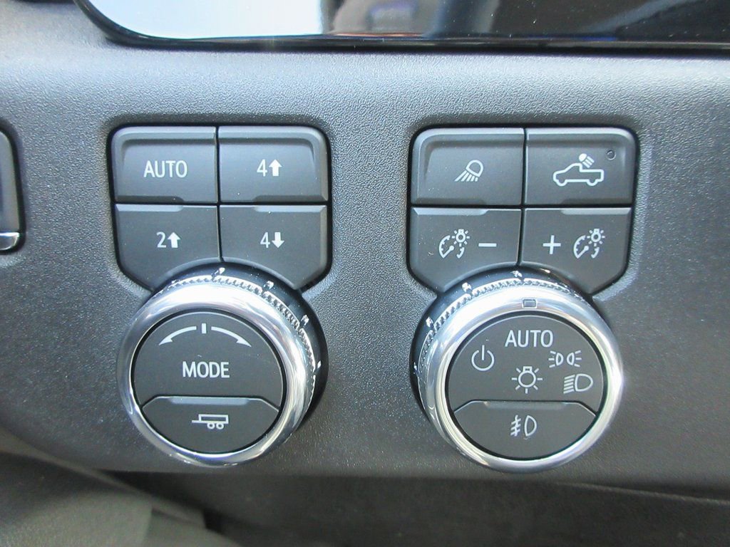 New 2026 GMC Sierra 2500 SLT image 17