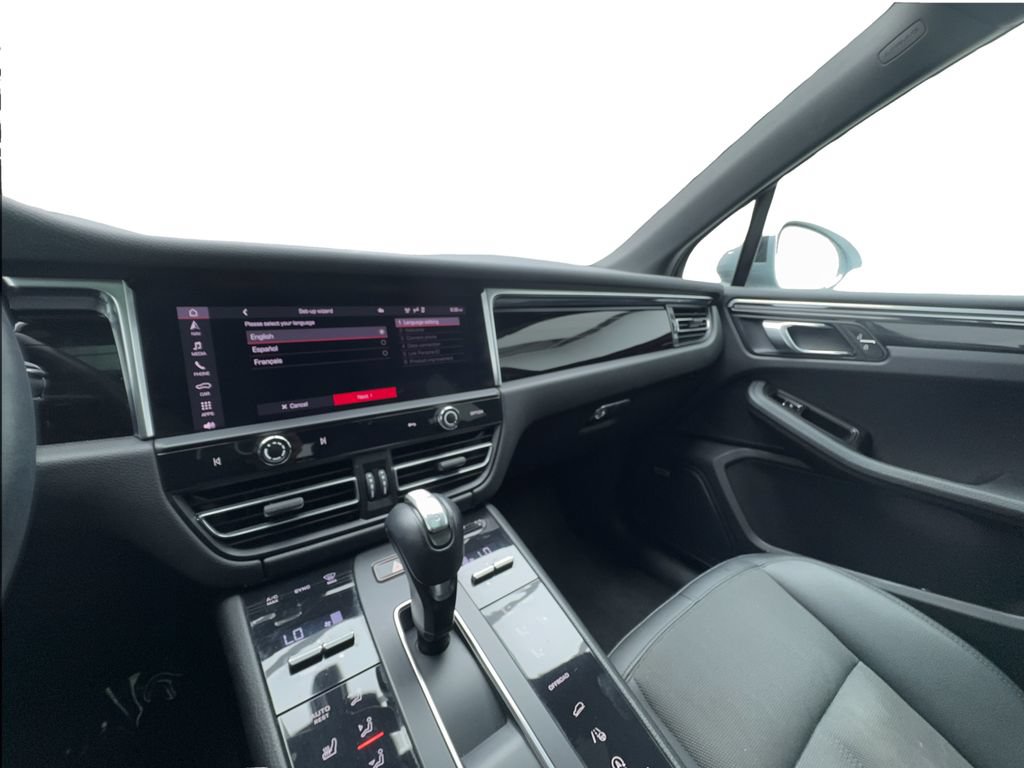 Used 2022 Porsche Macan AWD/4WD image 43