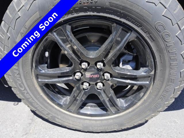 Used 2022 GMC Acadia AT4 w/ Technology Package AWD/4WD image 5