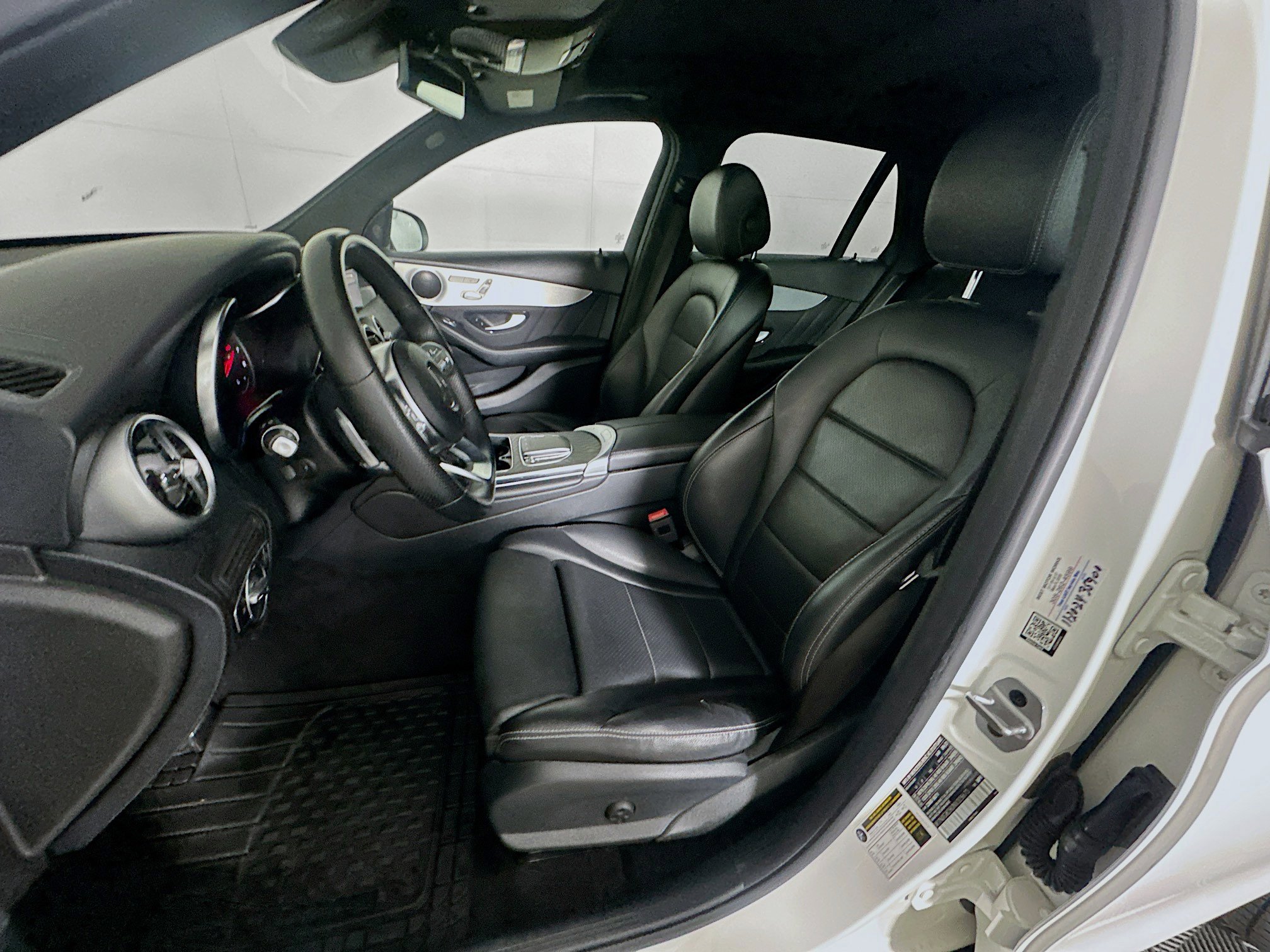 Used 2022 Mercedes-Benz GLC 300 image 13