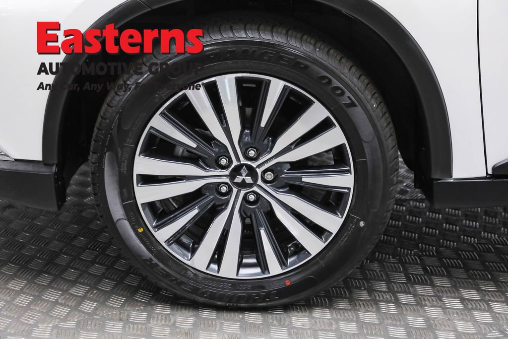 Used 2020 Mitsubishi Outlander ES image 32