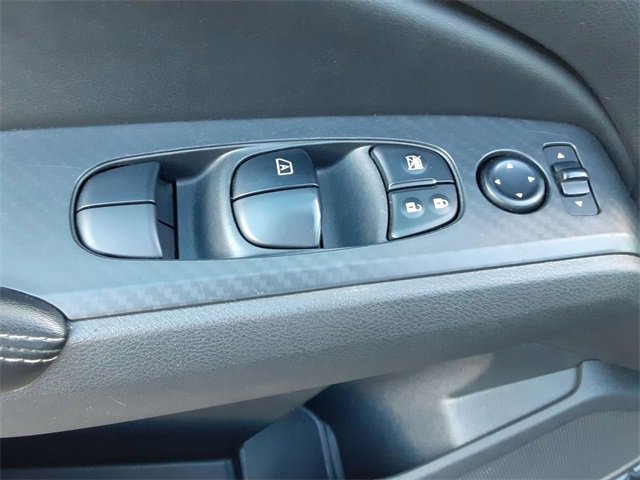 Used 2024 Nissan Altima 2.5 SV image 13