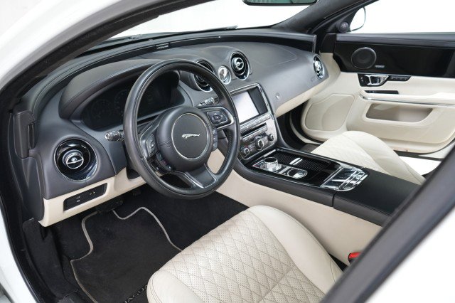 Used 2016 Jaguar XJ L Portfolio image 37
